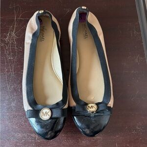 Michael KORS Tan Ballerina Flats - Women's Size 8 1/2